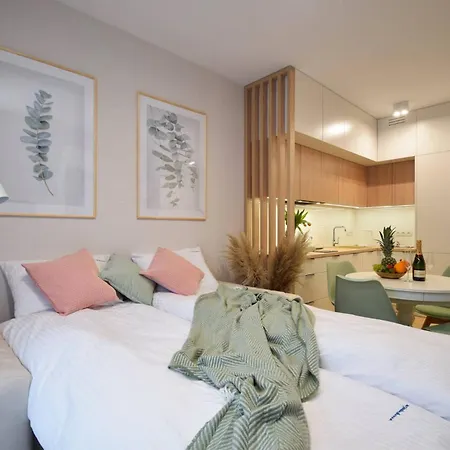 Pearl Apartament *